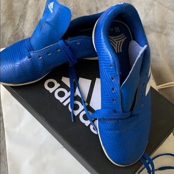 Boys football shoes, barely worn - Picture 6 of 6